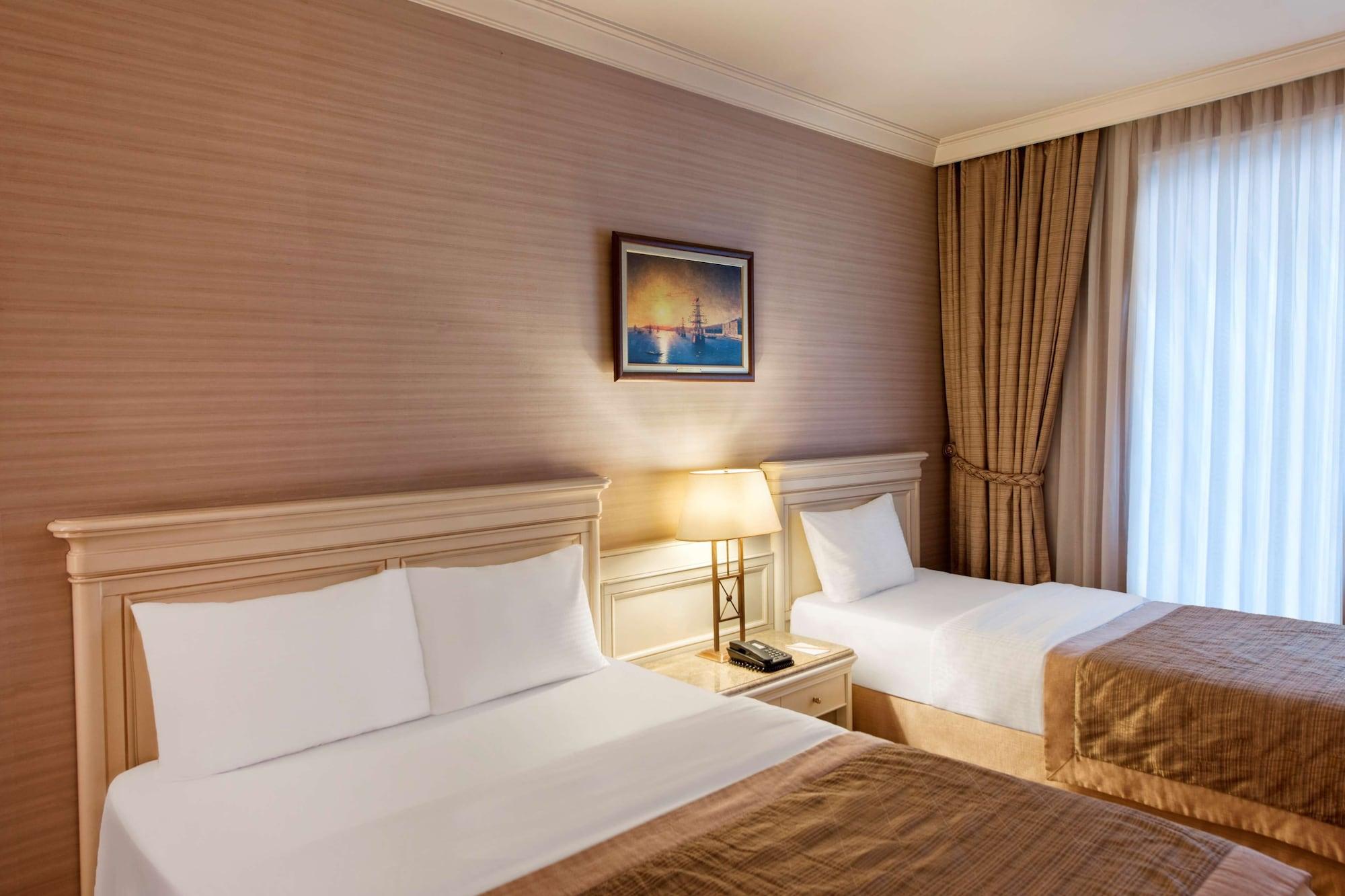 Elite World Comfy Istanbul Taksim Hotel Exterior photo